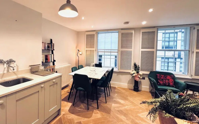 Chic Central London Apart in Soho Mayfair