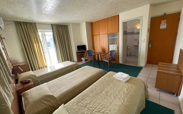 Hotel Flisvos