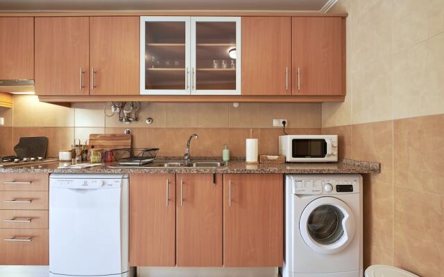 Spacious and Renovated Apartment With Amazing Patio, By TimeCooler