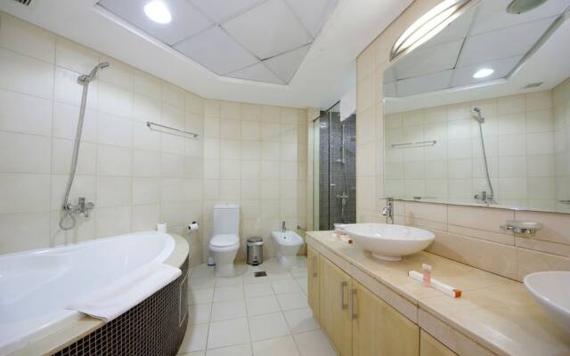 Private Beach Shoreline Luxurious Apartment