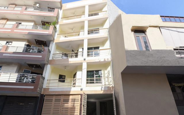 OYO 22394 Club Residency