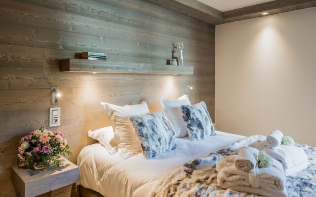 Mammoth Lodge by Alpine Resorts