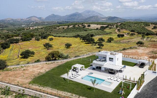 Alma Villa, 2000m2 Luxury Living, by ThinkVilla