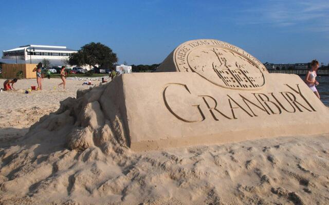 Holiday Inn Express And Suites Granbury by IHG