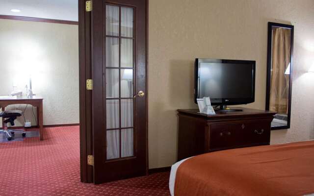Days Inn & Suites by Wyndham Coralville / Iowa City