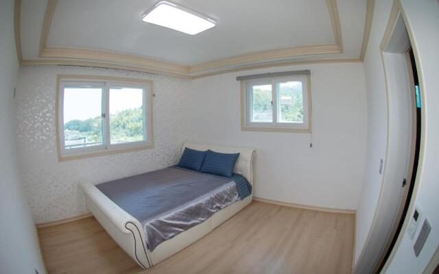 Geoje Blueberry Pension