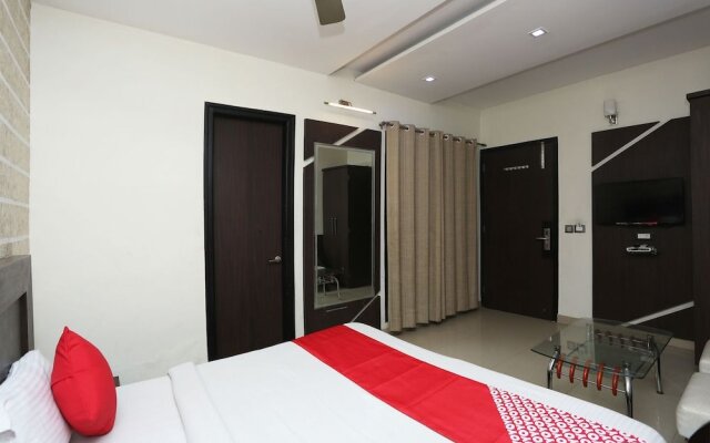Hotel Galaxy by OYO Rooms