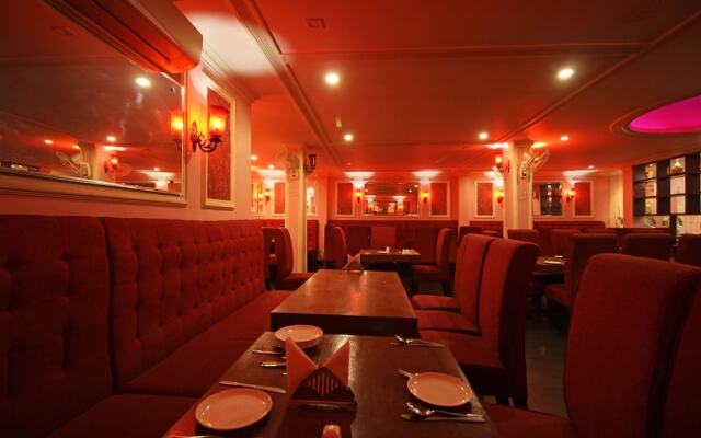 OYO 8095 Hotel Taj Castle