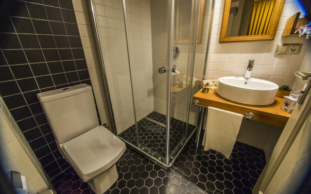 Kuzen Otel - Adults Only