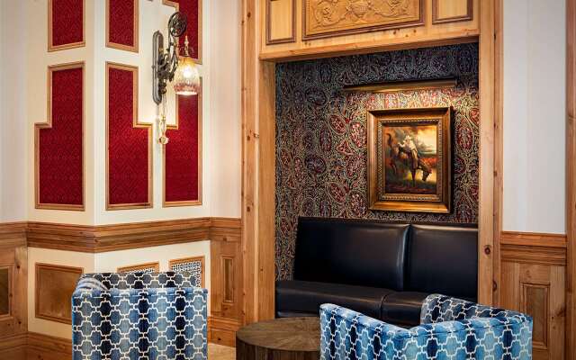 Brownwood Hotel & Spa