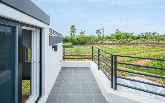 Jeju Moridarakbang Pension