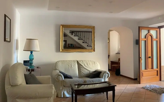 Annygiò House - De Vivo Realty