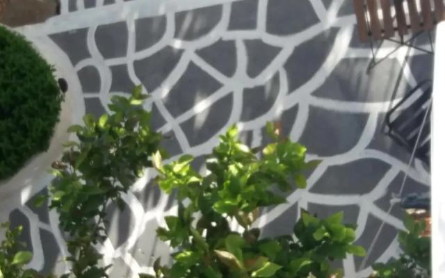 studio in garden