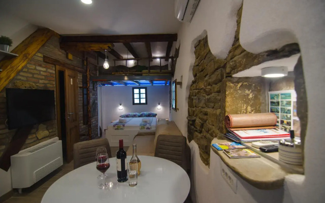 Traditional Piran studio