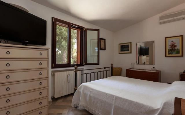 Villa Carmen With Garden And Pool