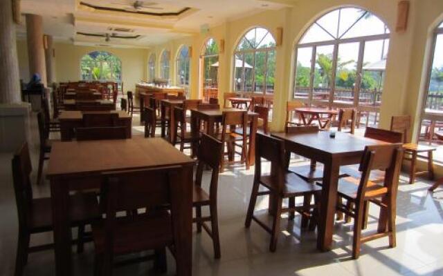 Yeob Bay Hotel & Resort