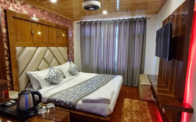 Seven Hills Hotel Srinagar