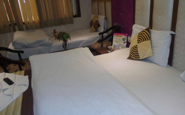 Hotel Guruvas Inn