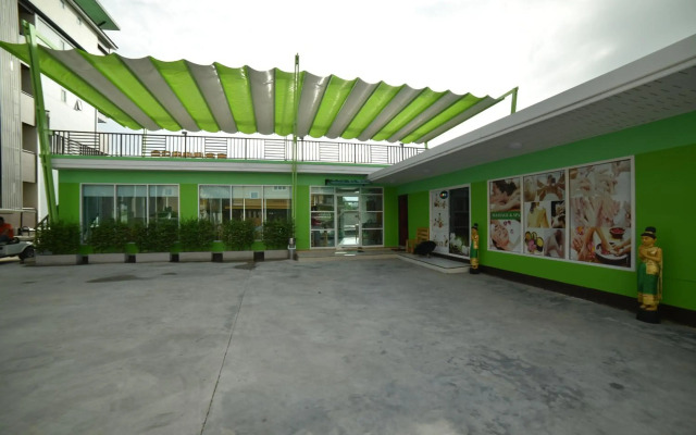 Gold Airport Suites