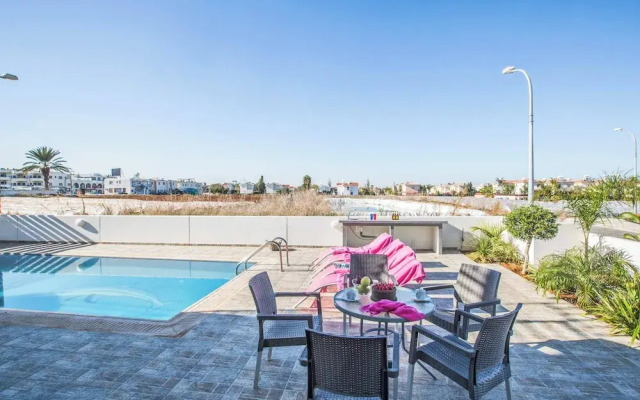 Protaras Pearl Pe16
