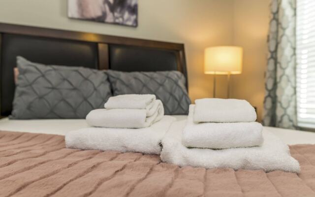 Roomy Town Home, Mickey-themed Bedroom! #4bv550