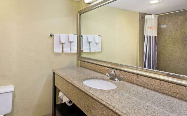 La Quinta Inn & Suites by Wyndham Salina