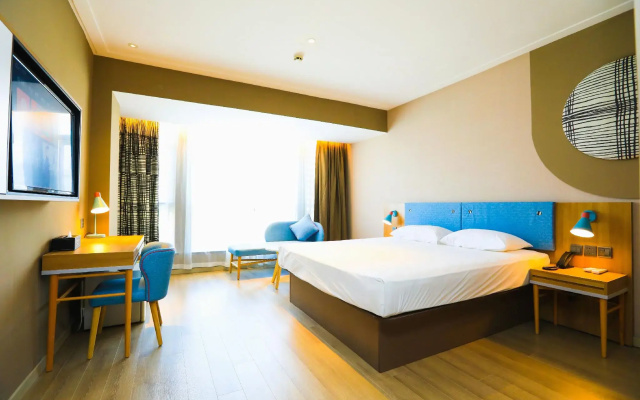Home Inn(Suzhou Wujiang Shengze Fortune Center Store)