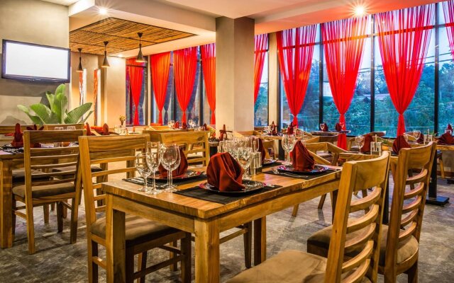 Diamond Palace Resort & Sky Bar
