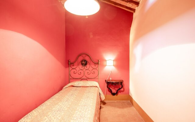Alluring Apartment in Rapolano Terme with Swimming Pool