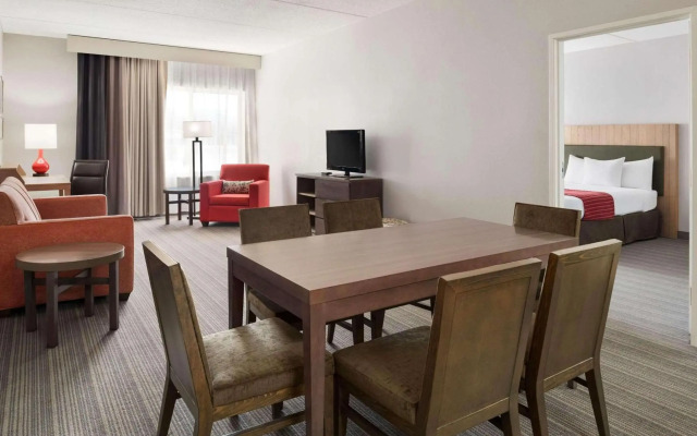Country Inn & Suites by Radisson, Duluth North, MN