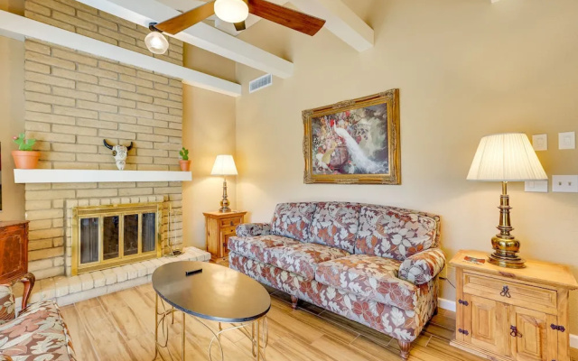 Pool, Patio & Fireplace: Glendale Oasis!
