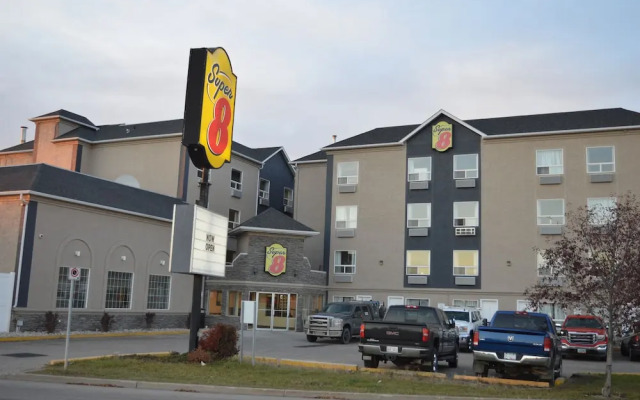 Super 8 Grande Prairie