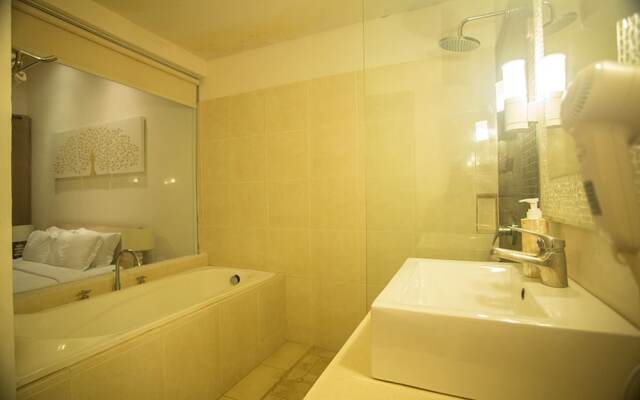 La Cabana Hotel and Villas