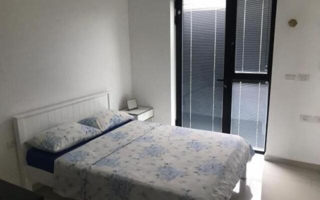 110 sqm Luxury Apartment On The Sea