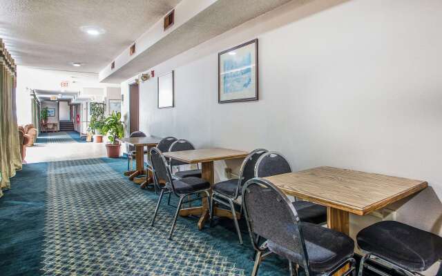 Rodeway Inn Bedford