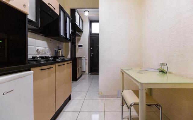 8 Svyatoho Teodora Square Apartments