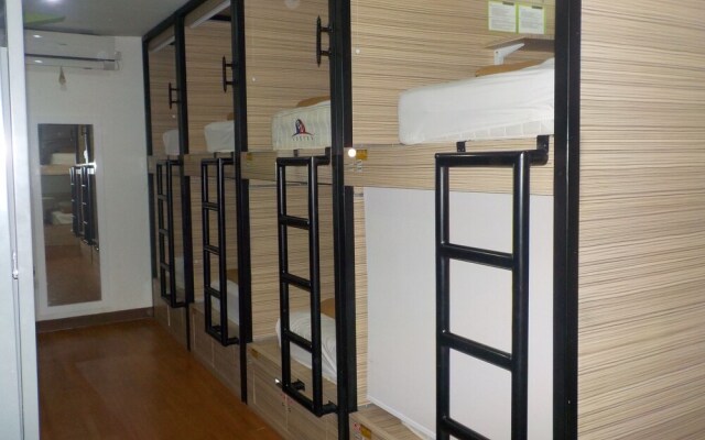 CX Hostel Legian Kelod