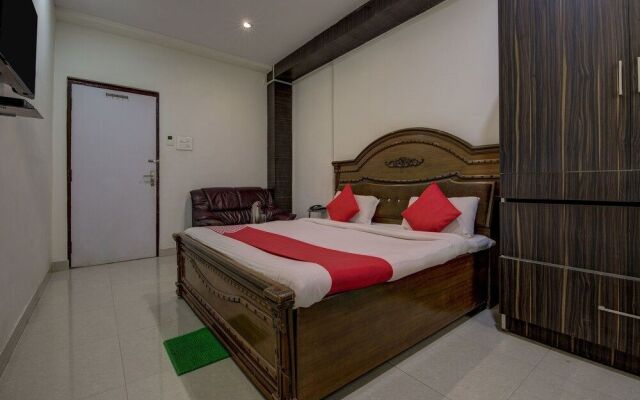 OYO 8976 Hotel Park Street 2