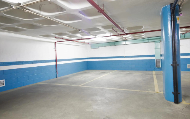 Nomad's Fine Arts in Chiado with Garage