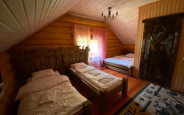 Hotel Berloga-Sinevir