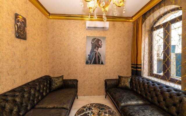 Sam Diamond Residence