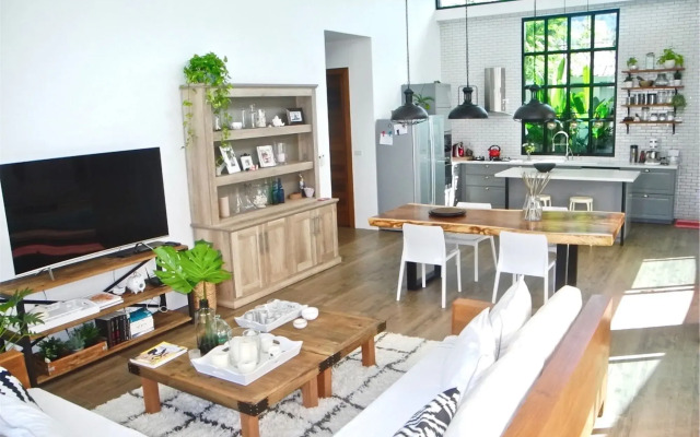 New Wonderful Villa in Nai Harn Center