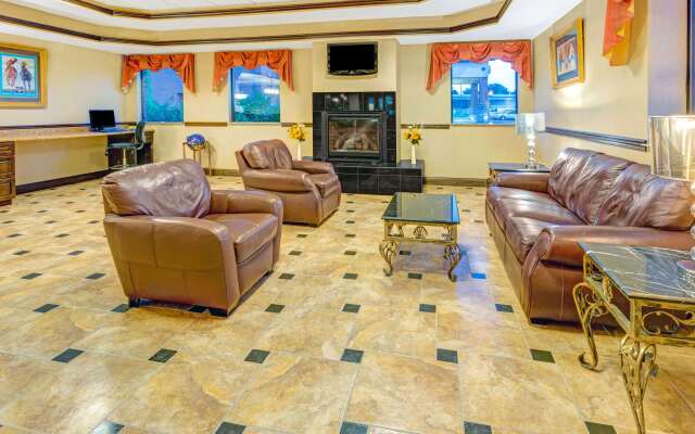 Days Inn & Suites by Wyndham Jeffersonville IN