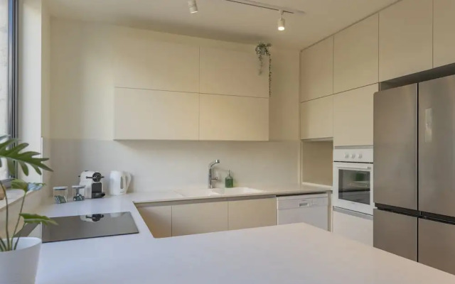 The Pearl of Nachlaot Apartments