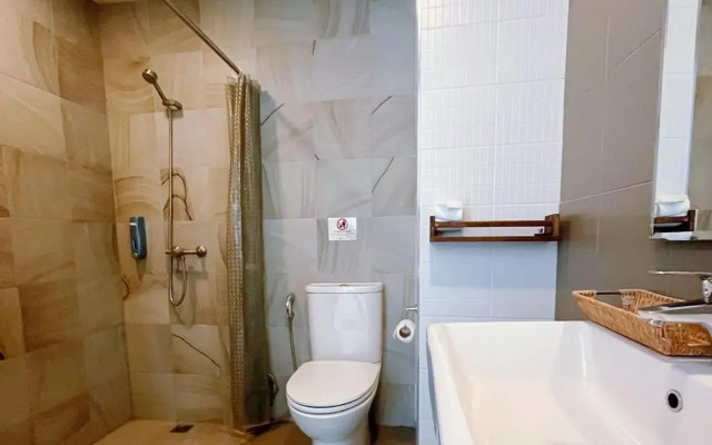 The Sixteenth Naiyang Beach Hotel