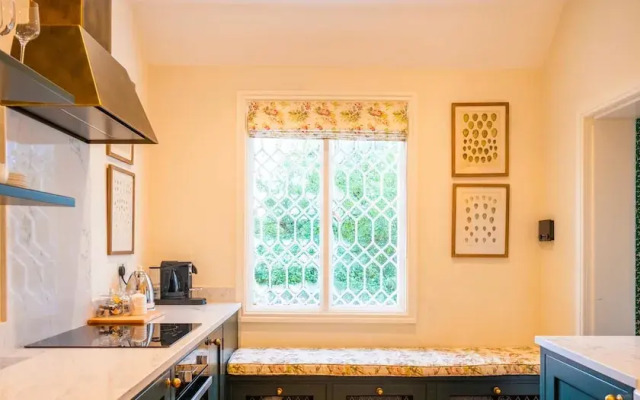 Luxurious Vineyard Hideaway At Stanlake Park