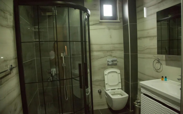 Ceneviz Suit Hotel