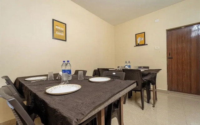 Itsy Hotels Everest Leela Residency