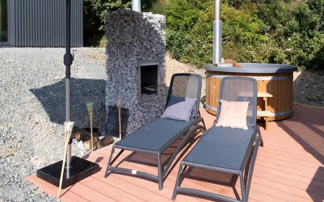 Modern Holiday Home With hot tub in Winterberg