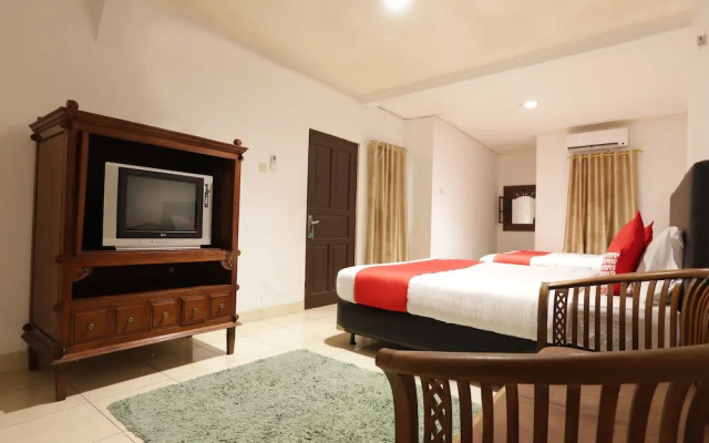 OYO 188 Nely Murni Residence